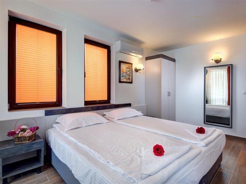 Panorama Blue Family Hotel And Free Parking Nesebar Ngoại thất bức ảnh