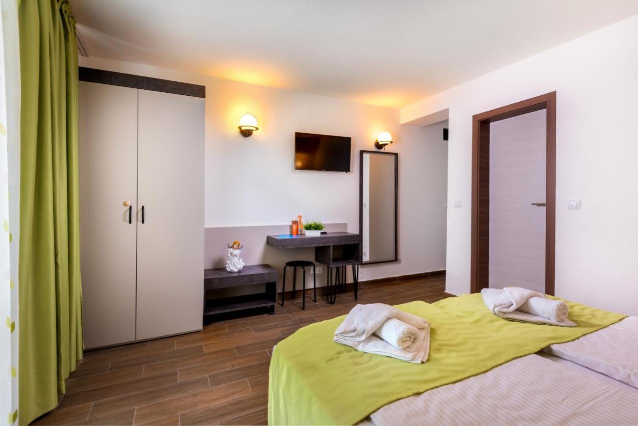 Panorama Blue Family Hotel And Free Parking Nesebar Ngoại thất bức ảnh